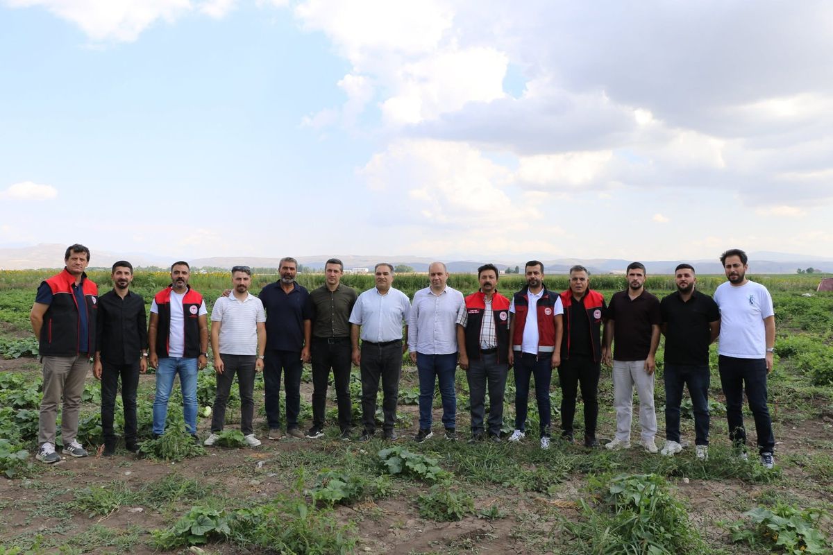 Ağrı'da yüzde 75 hibeli fide desteğiyle 30 dönümlük bostanda ürün çeşitliliği