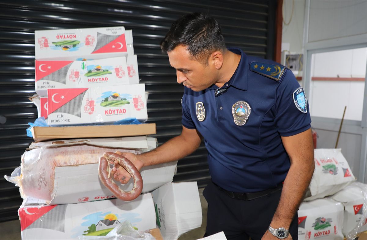 Aksu’da 1 Ton Sağlıksız Gıda Ele Geçirildi