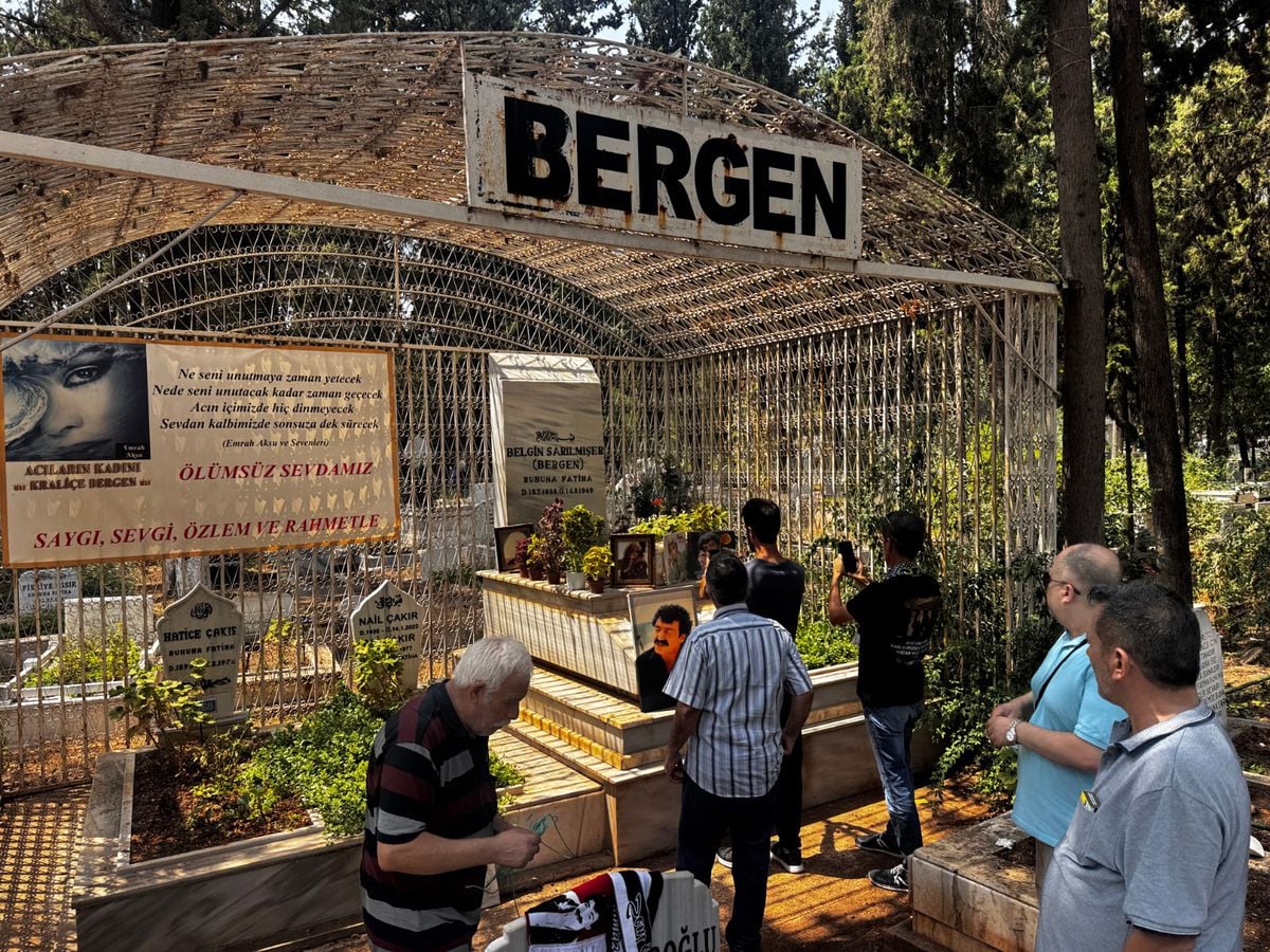 Bergen, Ölümünün 37. Yıl Dönümünde Mezarı Başında Anıldı