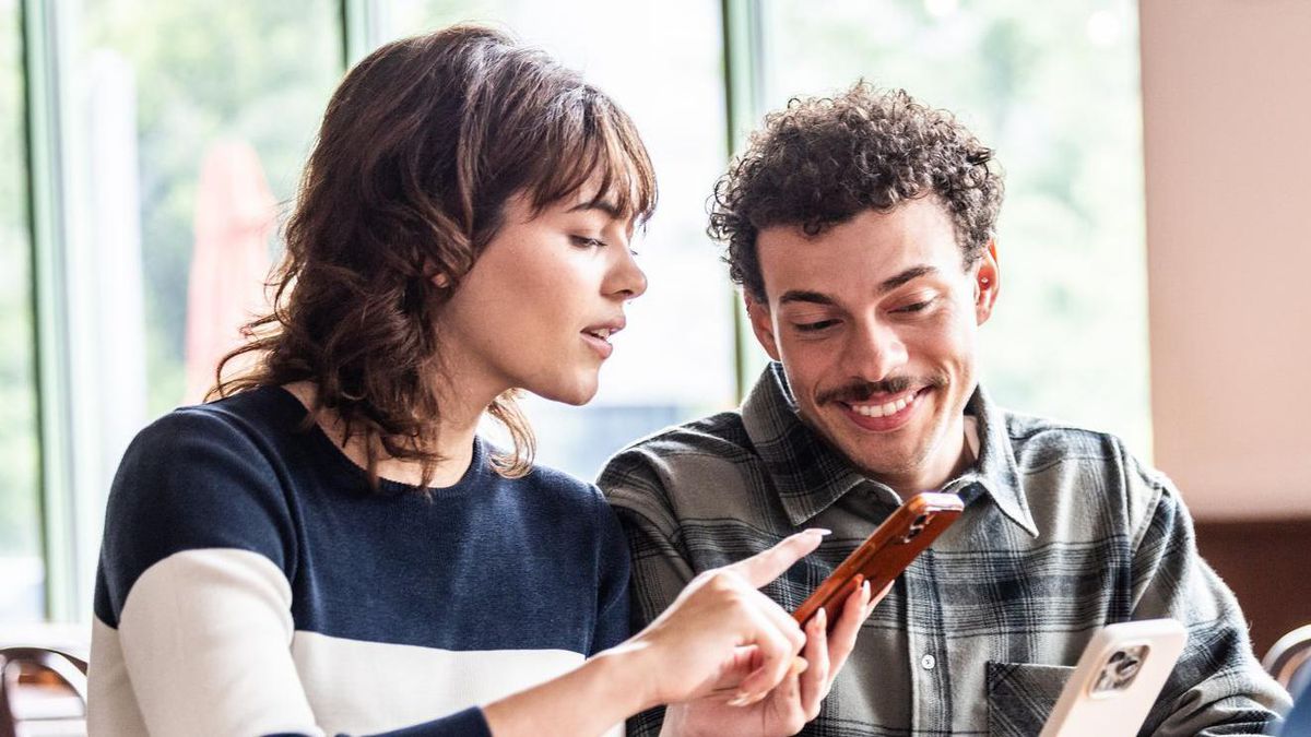 Bumble, kadınların önce mesaj atması kuralını kaldırdı: Kullanıcılar ikiye bölündü