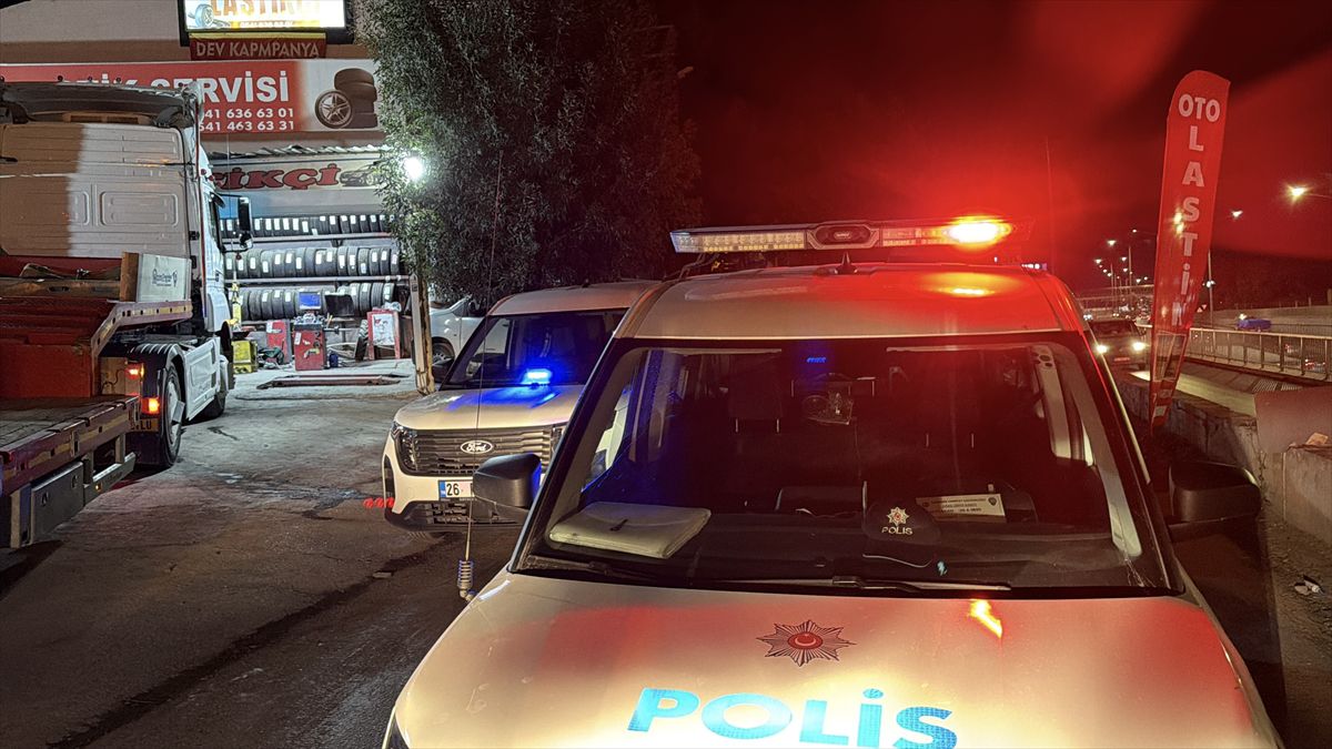 Eskişehir'de Bıçaklı Kavga: 1 Yaralı