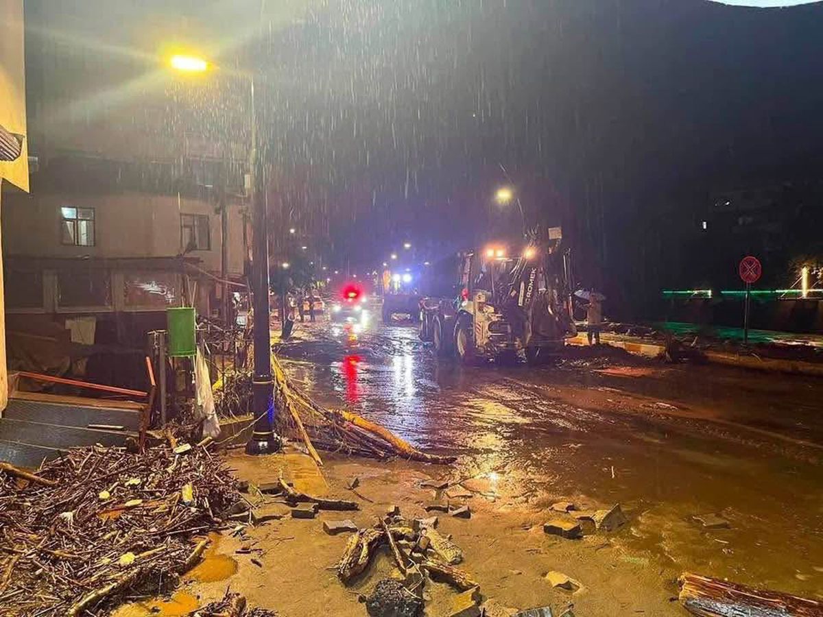 Giresun'da sel felaketi: 2 kişi kayboldu, dereler taştı, yollar kapandı
