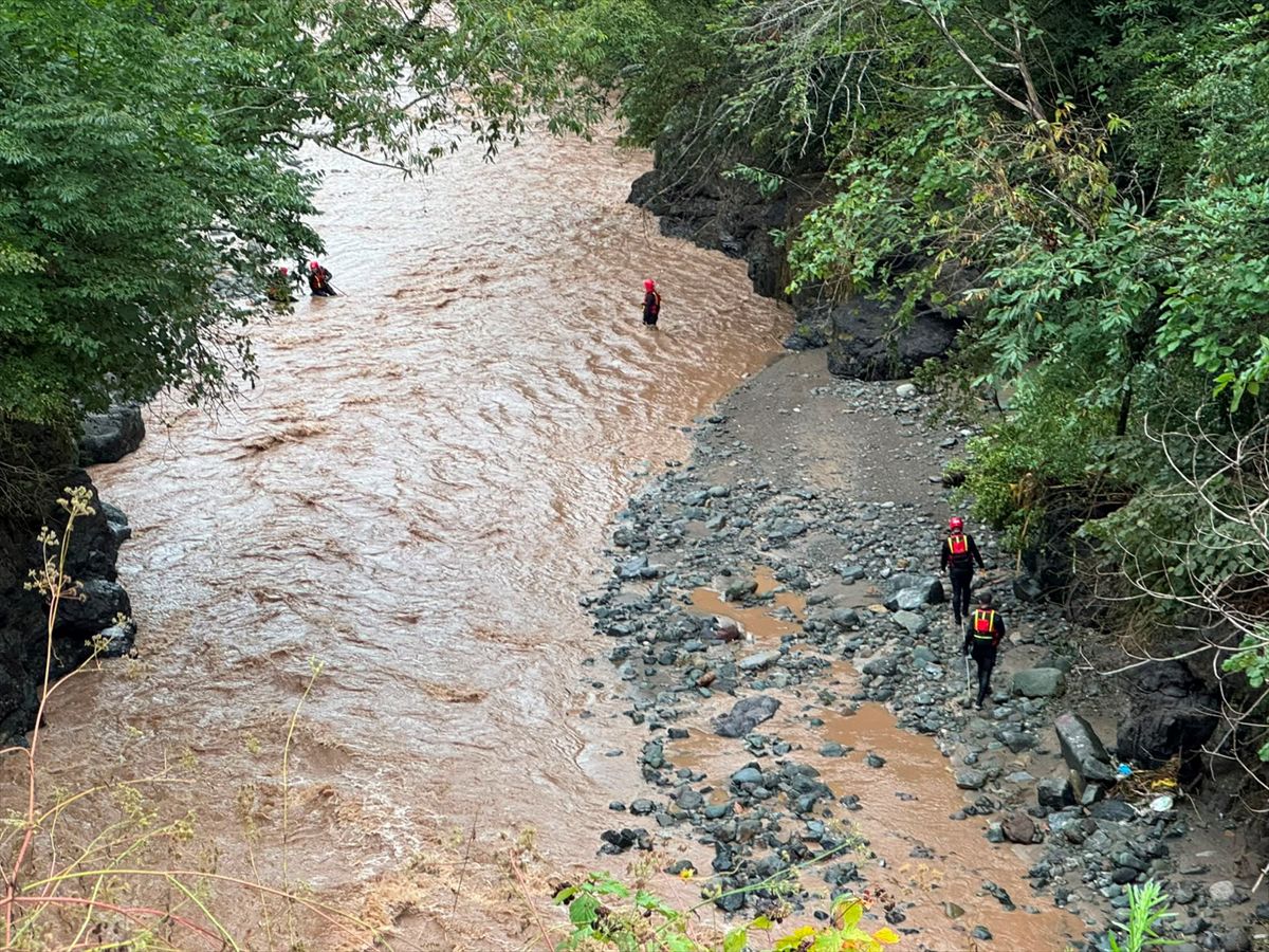 Giresun'da sel: 2 kişi kayıp, arama başlatıldı