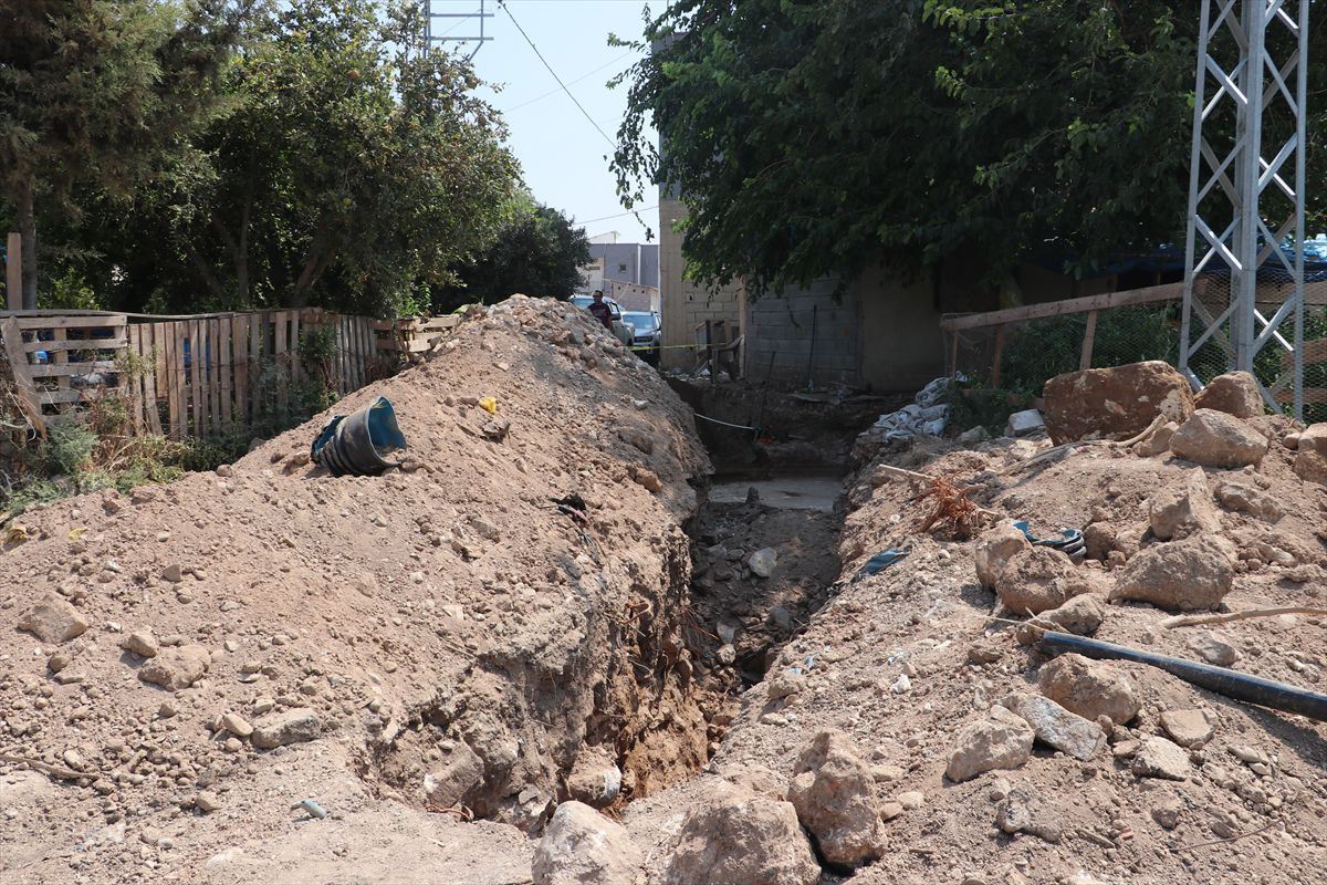 Hatay'da Altyapı Kazısında Antik Mozaik Bulundu