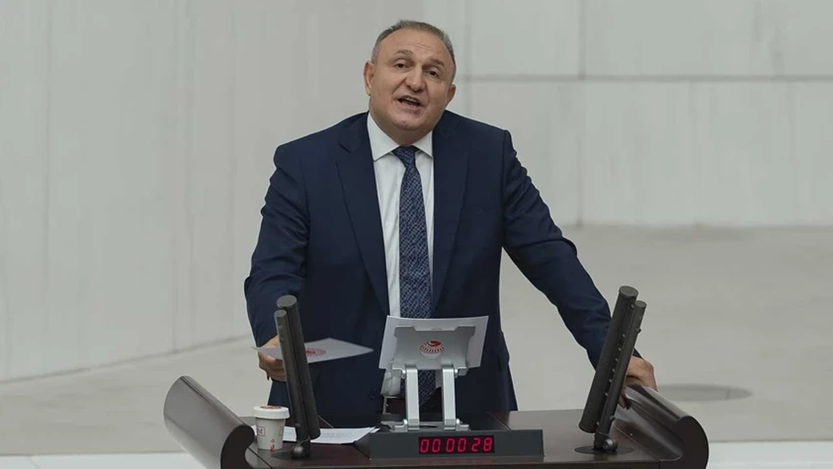 İYİ Parti'den AK Parti'ye geçiş: Ömer Karakaş istifa etti