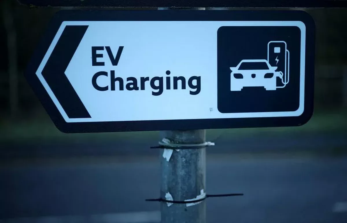 İngiltere elektrikli araç hedeflerini gözden geçiriyor