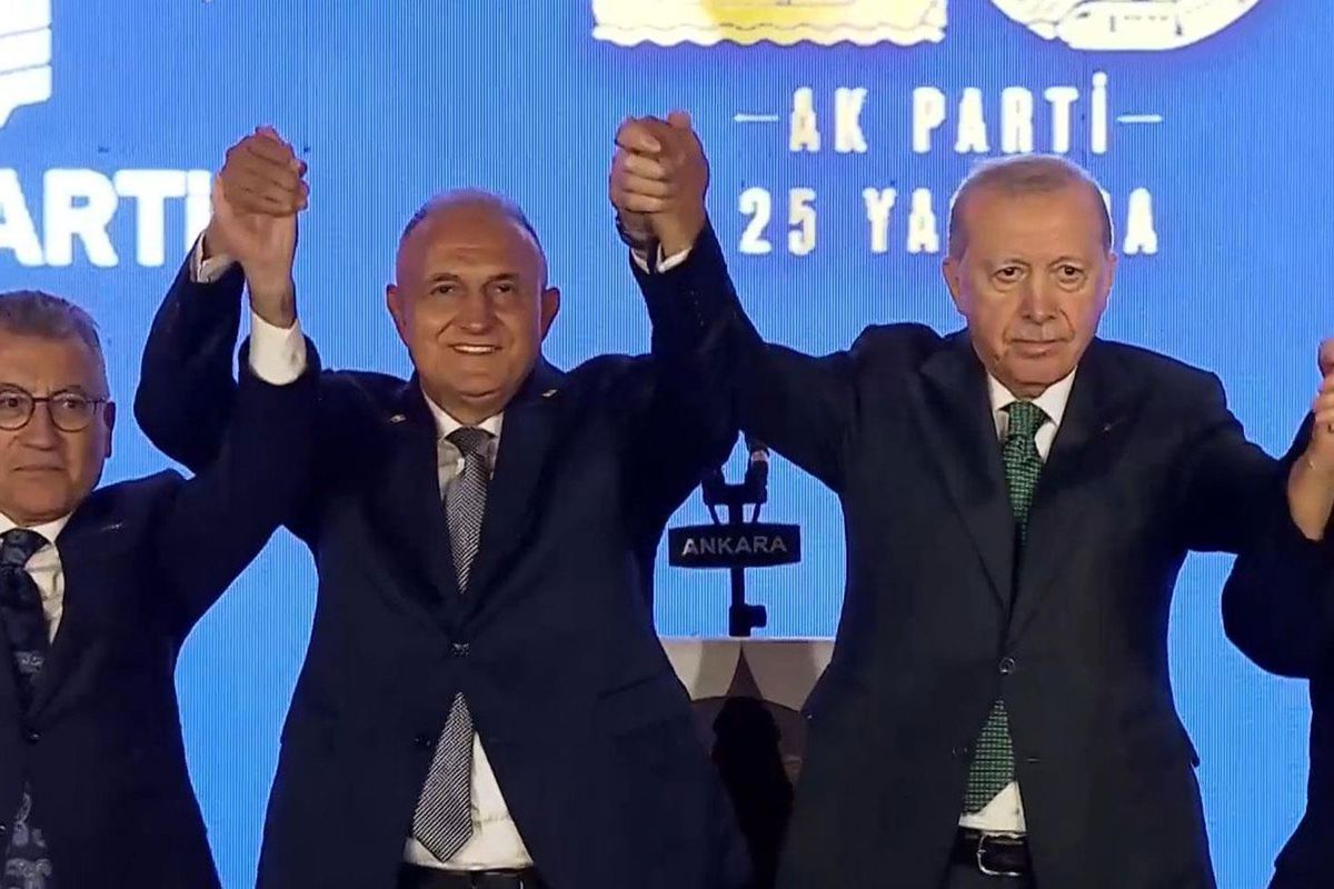 Üç milletvekili AK Parti’ye katıldı