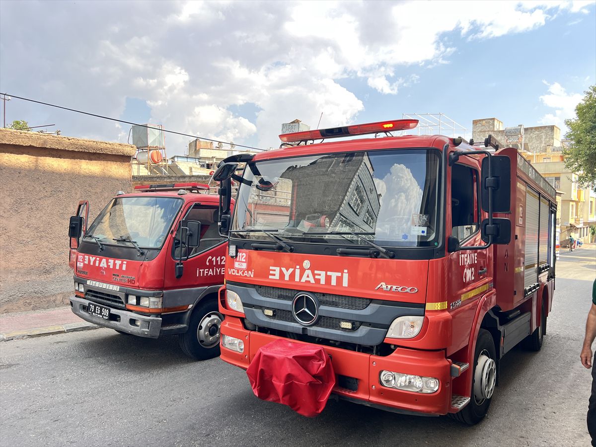Kilis'te metruk evde çıkan yangın söndürüldü