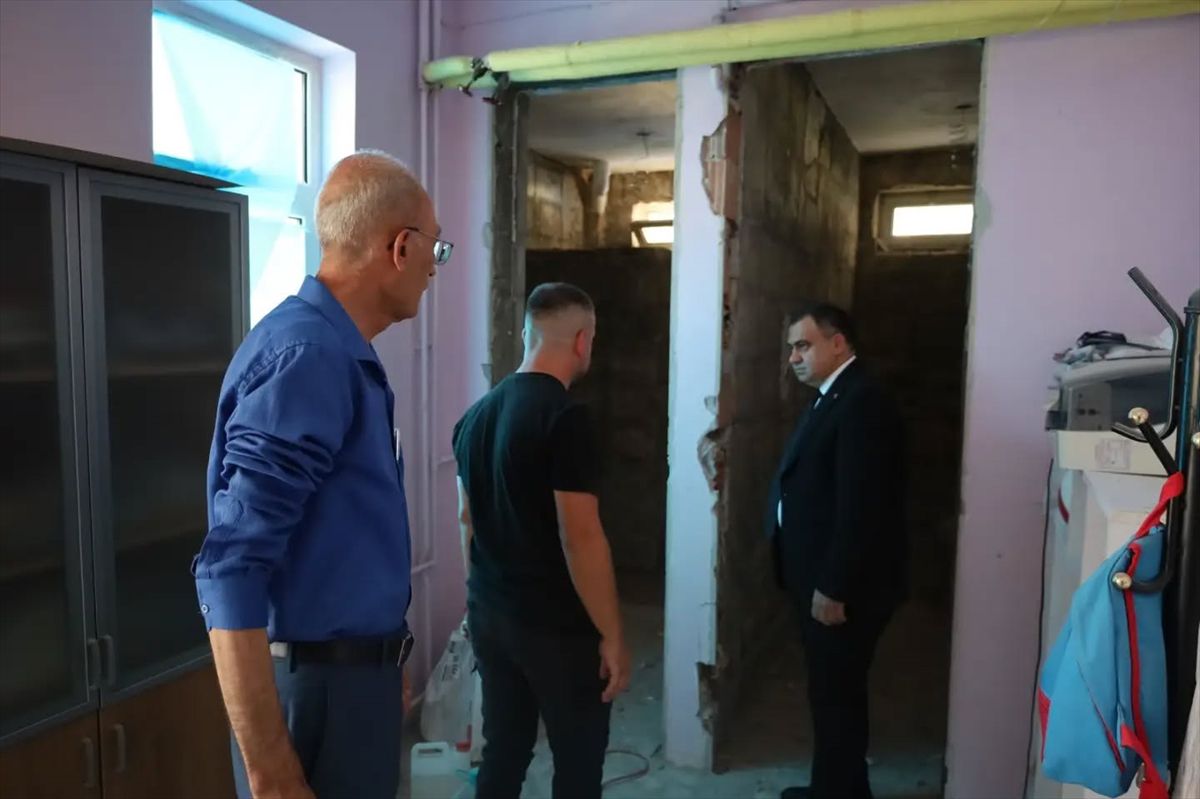 Vize Kaymakamı Okullarda İncelemelerde Bulundu