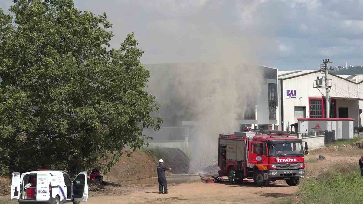 Başiskele'de Gaz Sızıntısı Paniği: Boru Hattı Delindi