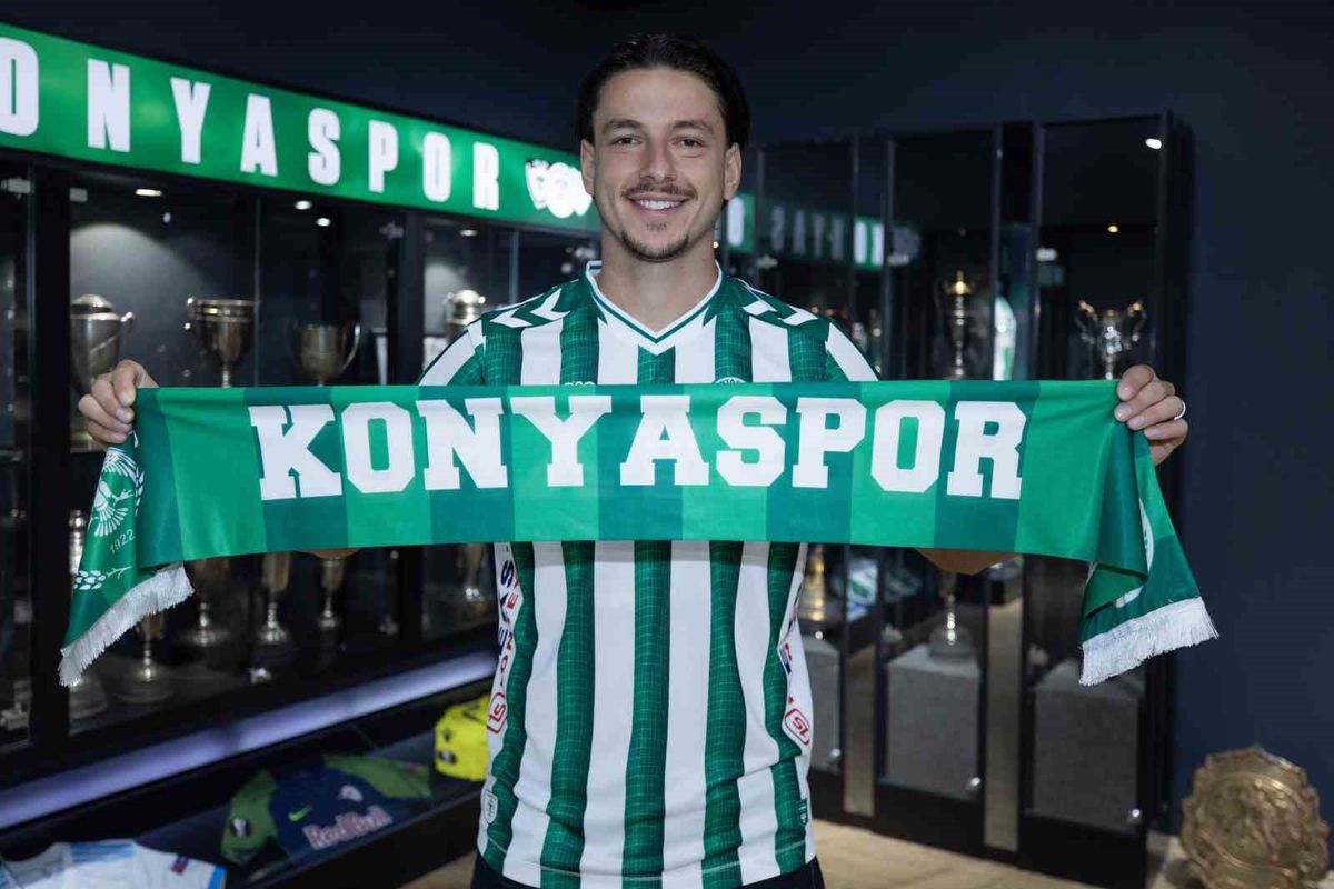 Konyaspor, Enis Destan ile 3 yıllık sözleşme imzaladı
