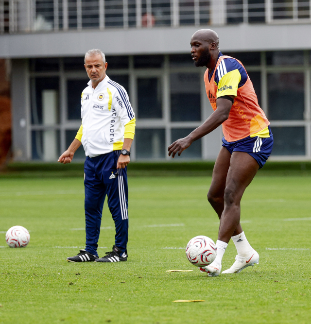 lukaku fenerbahcede ilk antren 84481576 1454 1 m