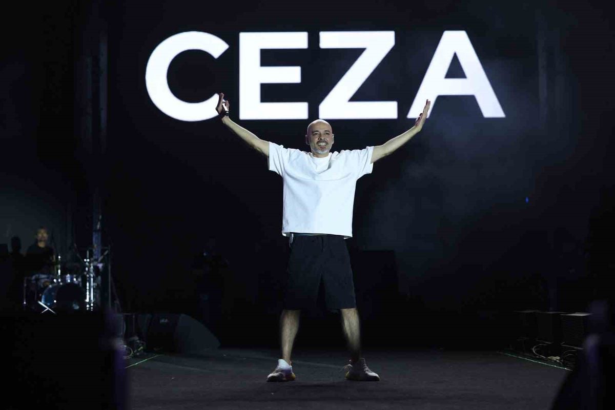Ceza, Malatya Kültür Yolu Festivali'nde hayranlarıyla buluştu