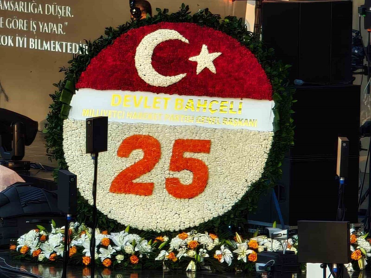 Bahçeli’den AK Parti’ye 25. Yıl Çelengi