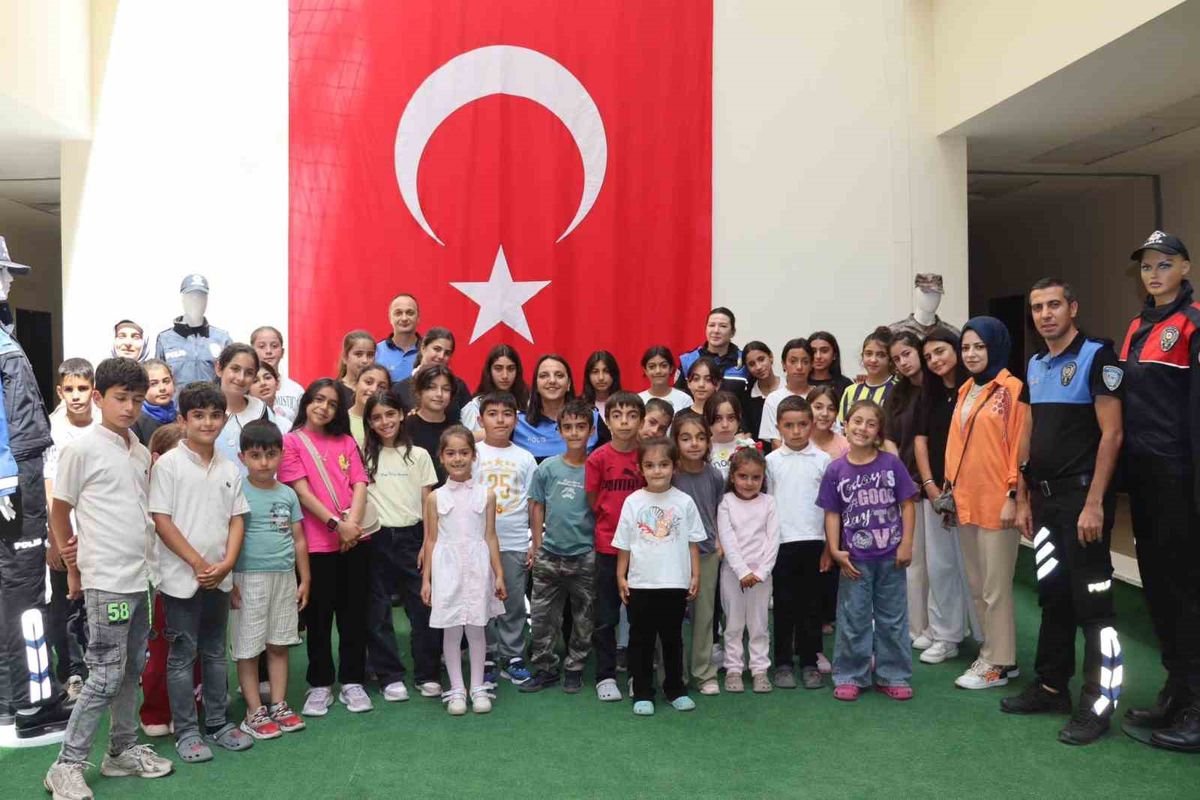 Minik Öğrenciler Emniyette: Polis Mesleğini Yerinde Tanıdılar