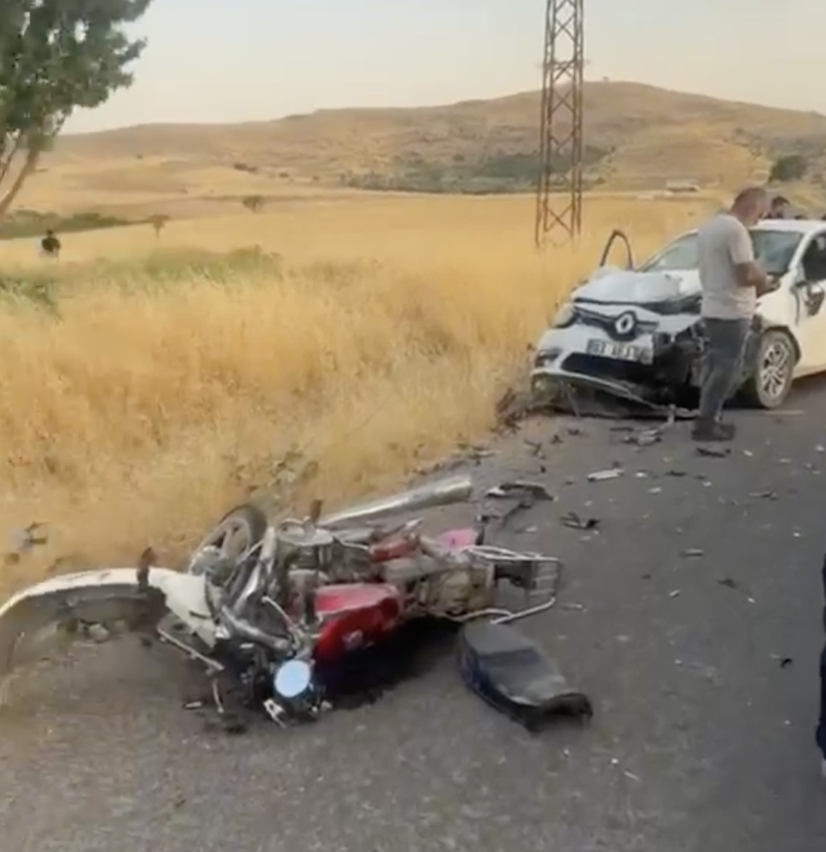 Mazıdağı'nda Motosiklet ile Otomobil Çarpıştı: 2 Ölü