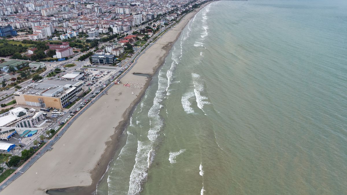 Samsun'da Denize Girme Uyarısı: Pazartesiye Kadar Yasak