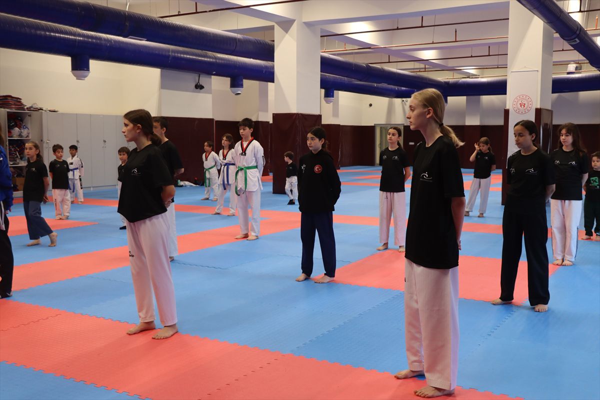 Genç Tekvandocu Zeynep'in Hedefi Olimpiyatlar