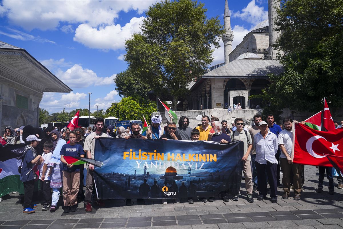 Üsküdar'da Filistin Konvoyu'na Destek