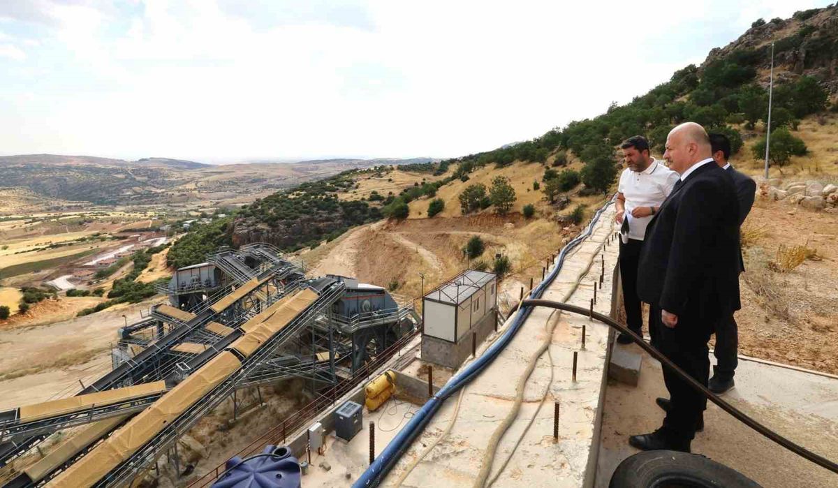 Adıyaman Valisi Taş Kırma Tesisini İnceledi