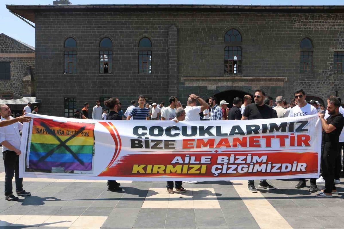 Diyarbakır’da LGBT bayrağına tepki