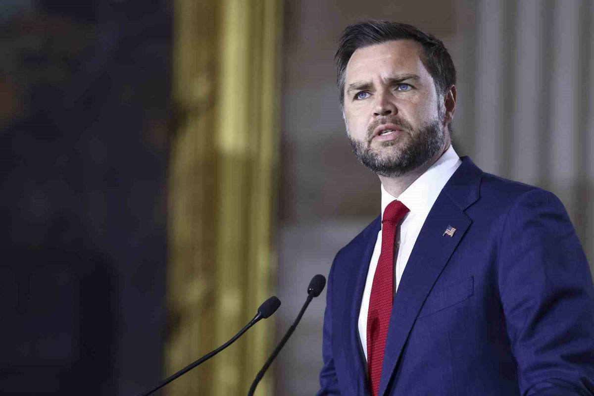 Vance: Öncelik Petrol Fiyatları, İkinci Sırada Nükleer