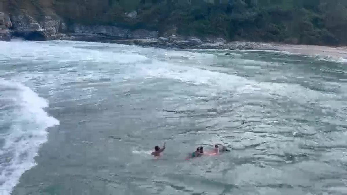 Kandıra'da Yasağa Rağmen Denize Giren Baba ve 2 Çocuğu Kurtarıldı