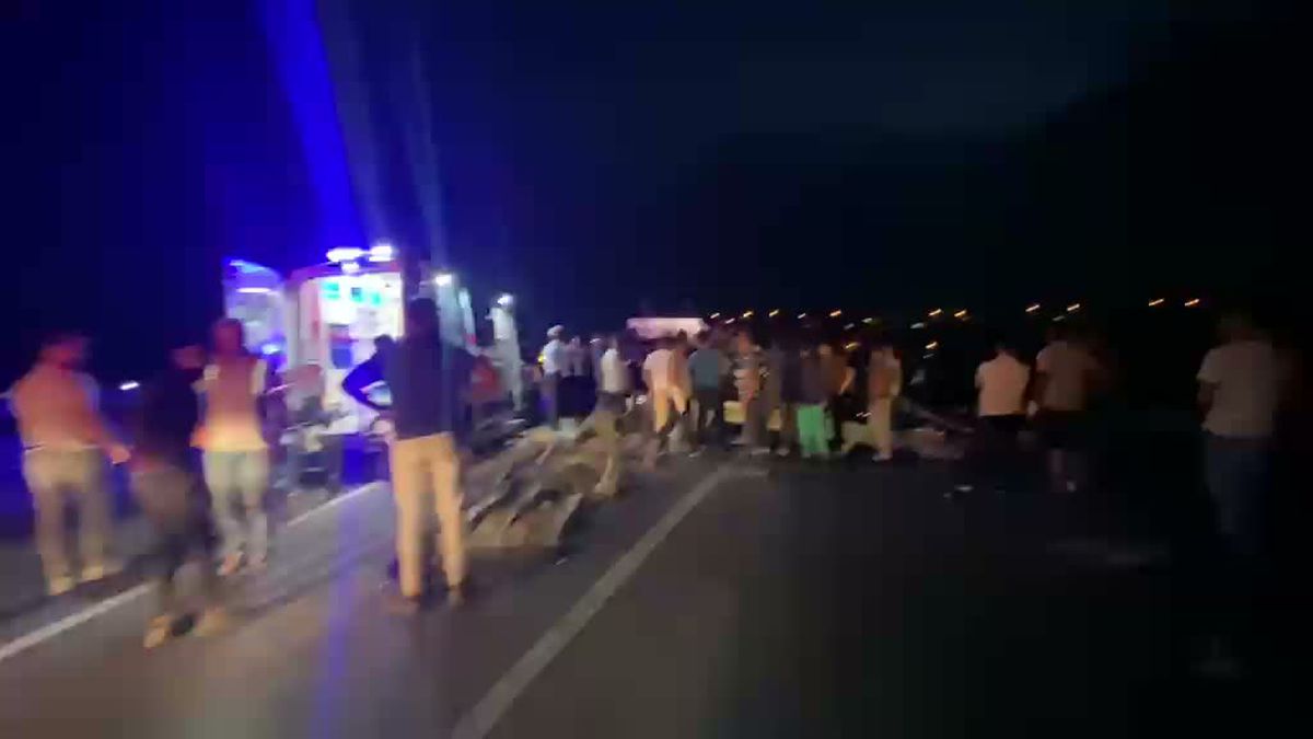Malatya’da Kontrolden Çıkan Otomobil Refüje Çarptı: 17 Yaşındaki Sürücü Hayatını Kaybetti
