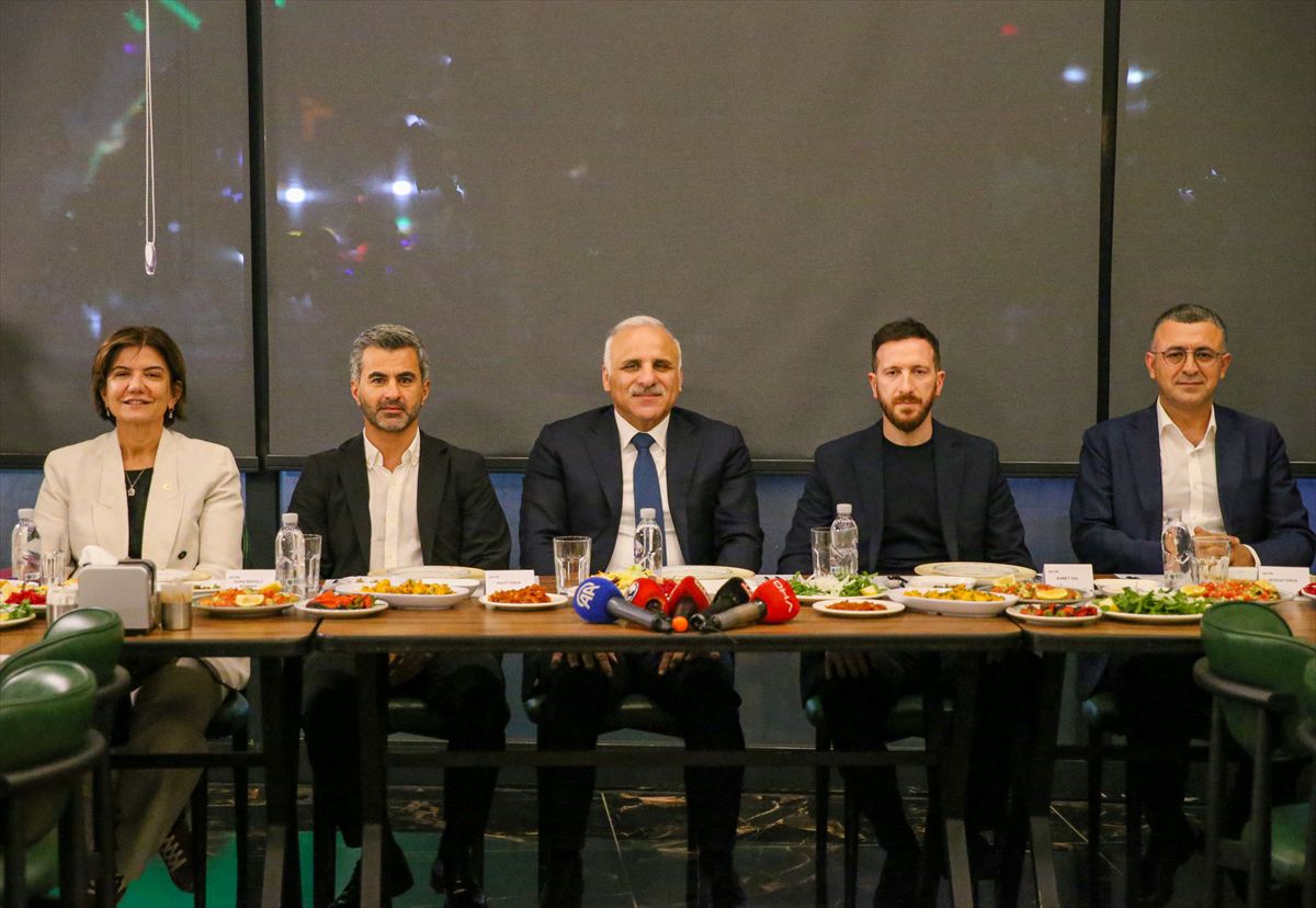 Süper Lig Açılışında Kardeşlik Mesajları: Amed Sportif ve Erzurumspor Yöneticileri Yemekte Buluştu