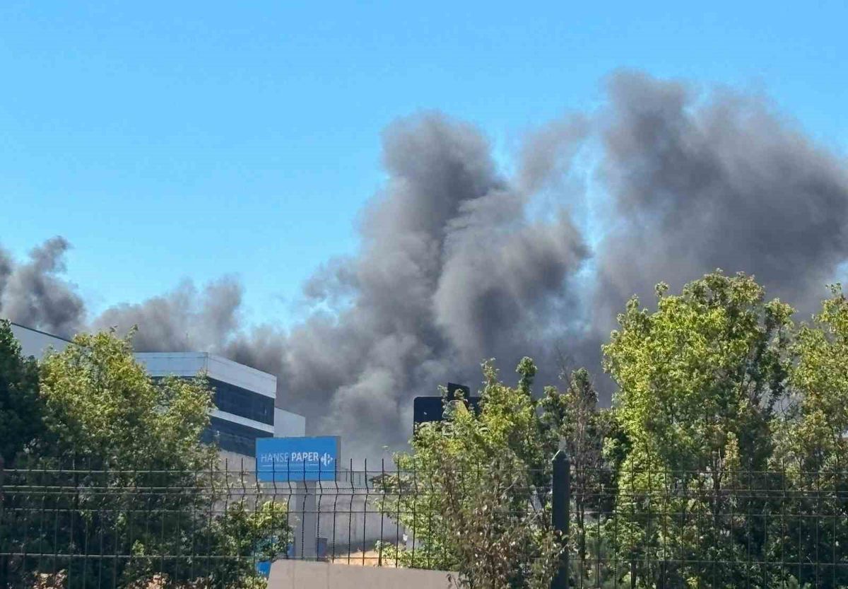 Akyurt'ta market deposunda yangın