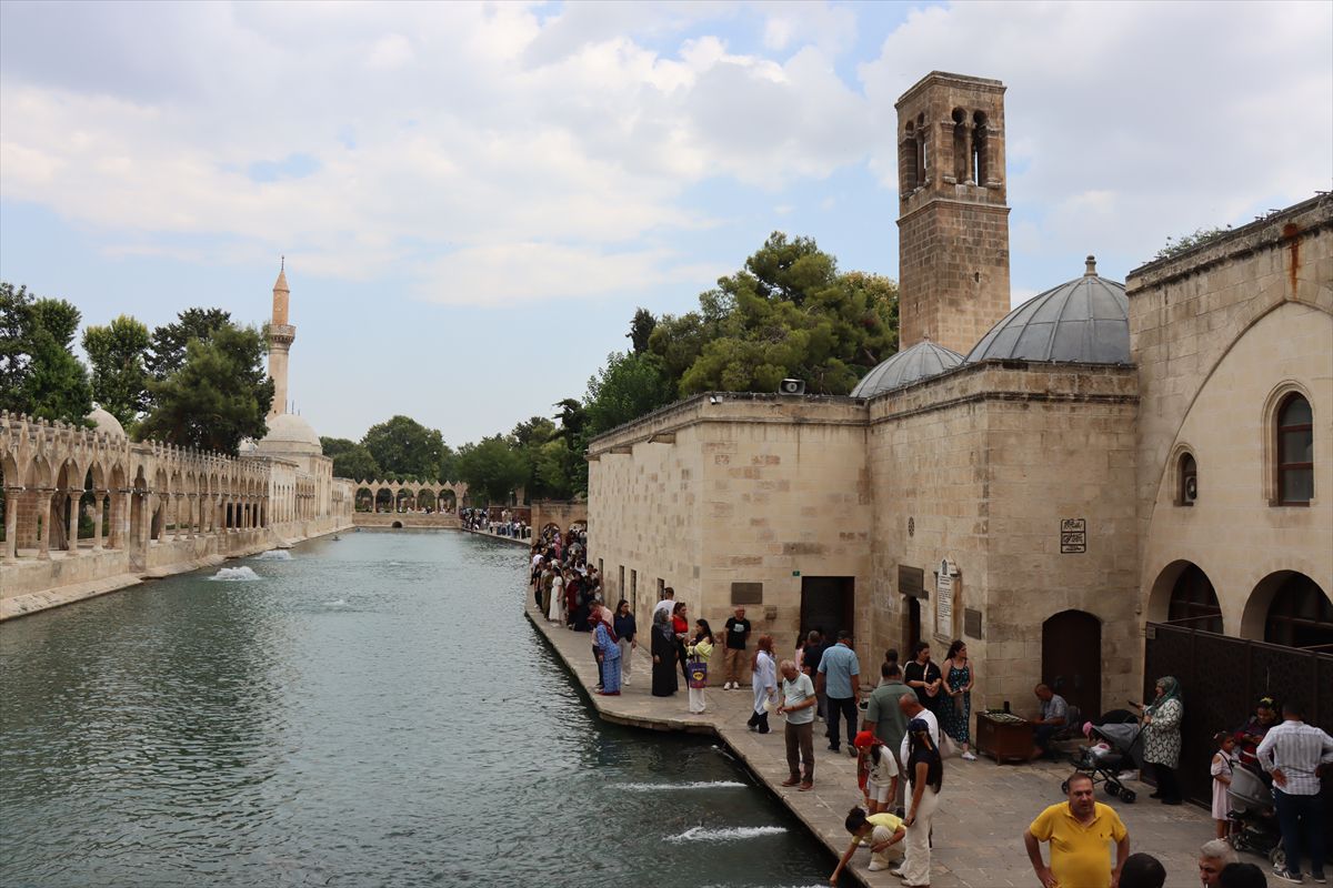 Balıklıgöl'de Hafta Sonu Yoğunluğu