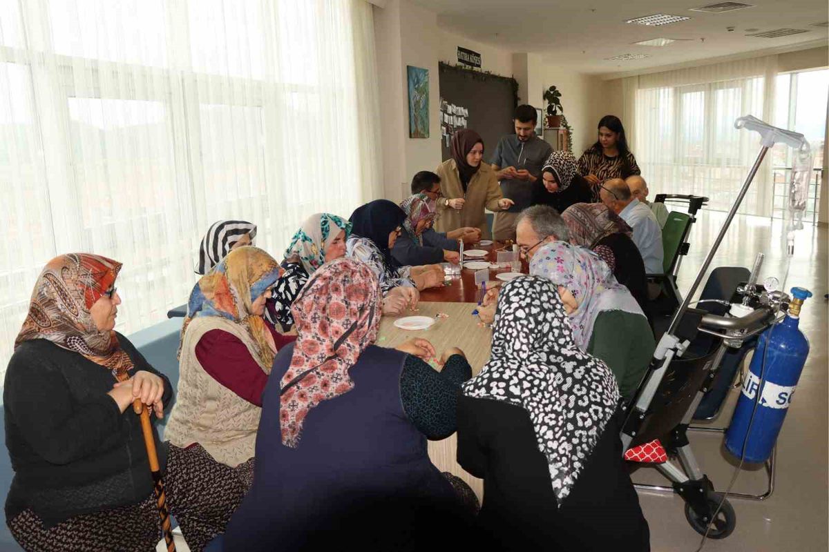 Beyşehir'de palyatif hastalardan çocuk servisine anlamlı hediye