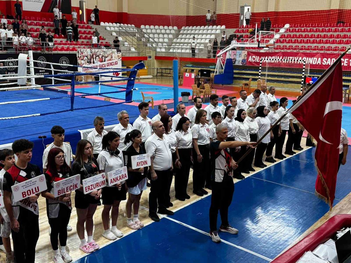 Bilecik'te Kick Boks Şampiyonası Başladı