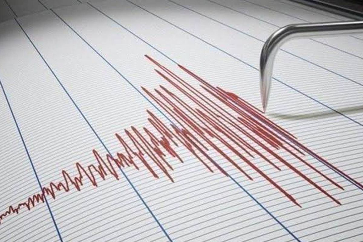 Endonezya’da 7,6 büyüklüğünde deprem