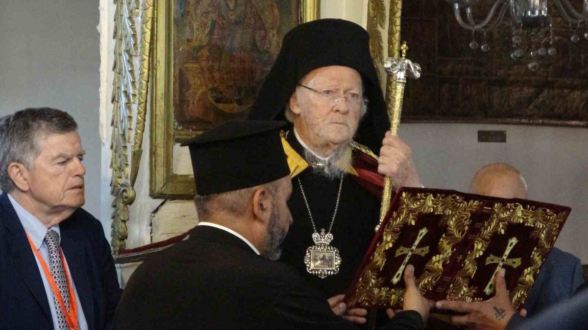 Patrik Bartholomeos Gökçeada'da Ayin Yönetti