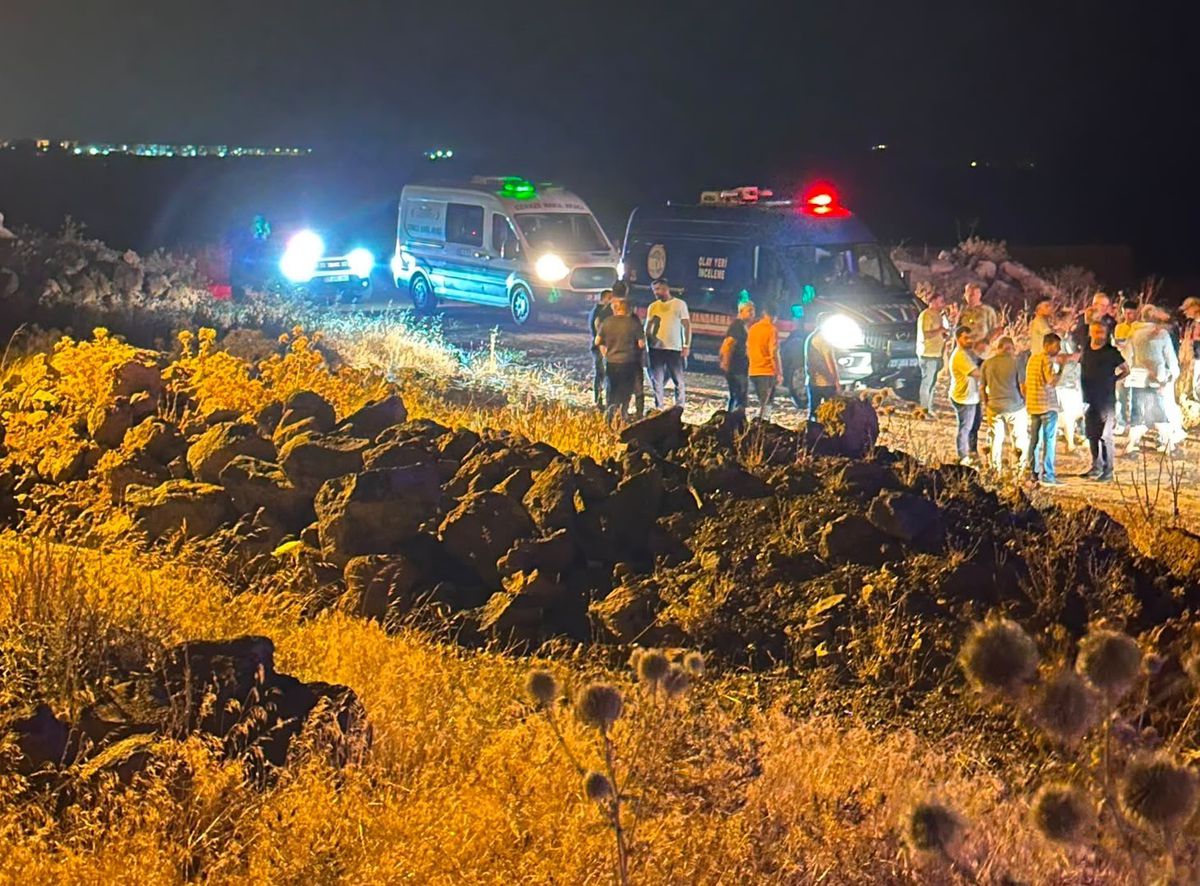 Kayıp memur dağlık arazide ölü bulundu