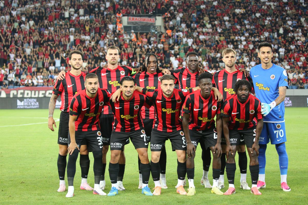 Gençlerbirliği Fenerbahçe'yi 2-1 Devirdi