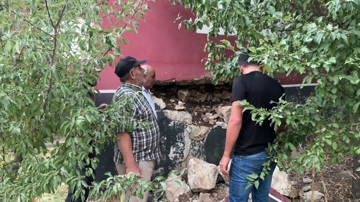 Yüksekova'da Taş Ocağı Patlamaları Evleri Yıkıyor: Köylüler Kalıcı Çözüm İstiyor