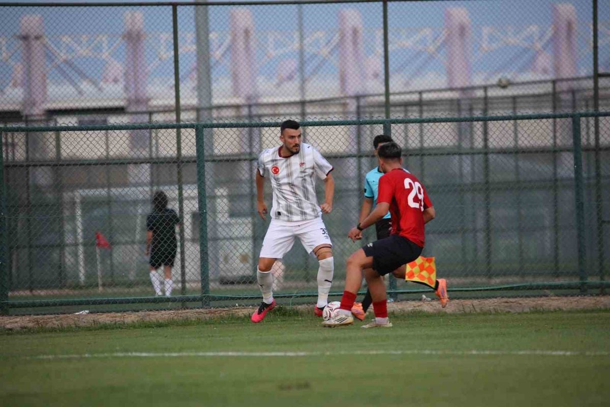 Elazığspor, Afyon Kampındaki Üçüncü Hazırlık Maçında Balıkesirspor ile 1-1 Berabere Kaldı