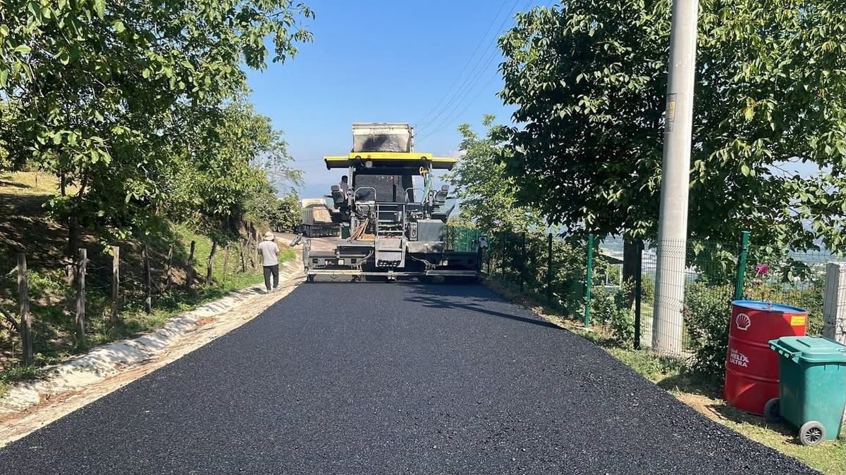 Kavakbıçkı Köyü'ne Sıcak Asfalt