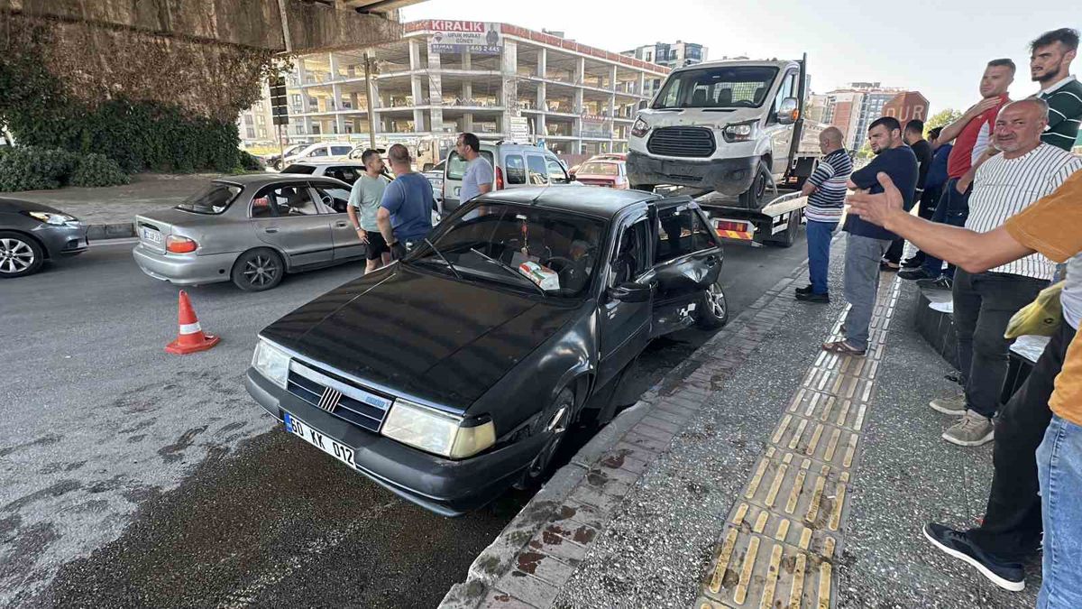 Samsun'da kavşakta çarpışma: 1 yaralı