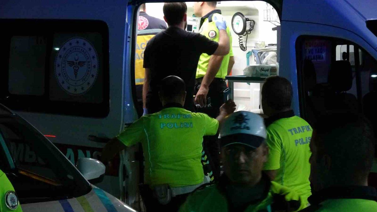 Malatya'da Polis Aracı ile Otomobil Çarpıştı: 3 Yaralı