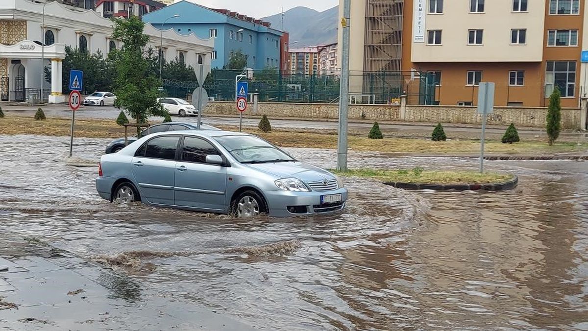 Erzurum ve Ardahan için kuvvetli sağanak uyarısı