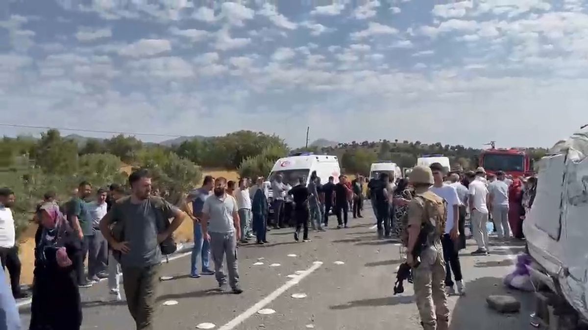 Diyarbakır'da Nişan Dönüşü Minibüs Kazası: 7 Ölü, 9 Yaralı