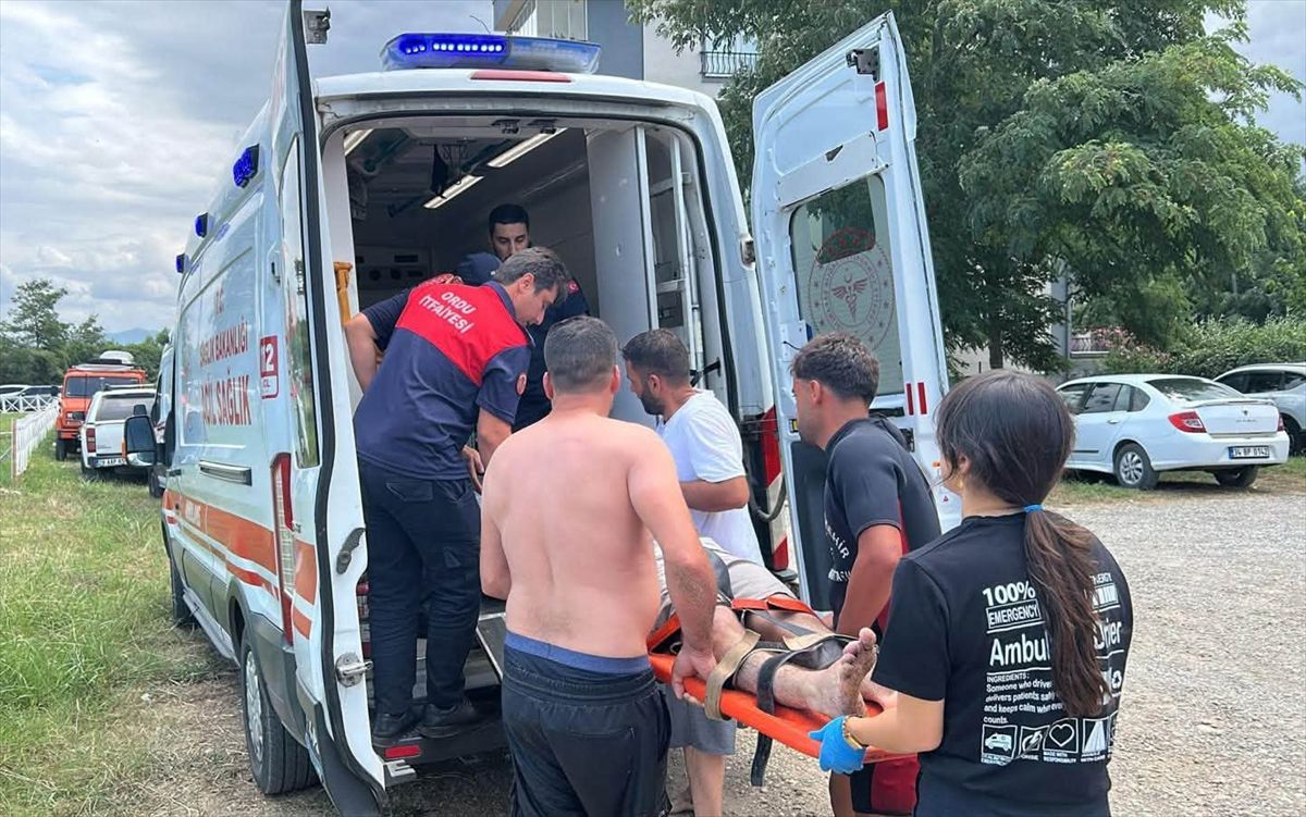 Ünye'de boğulma tehlikesi: 2 kardeş hastanede