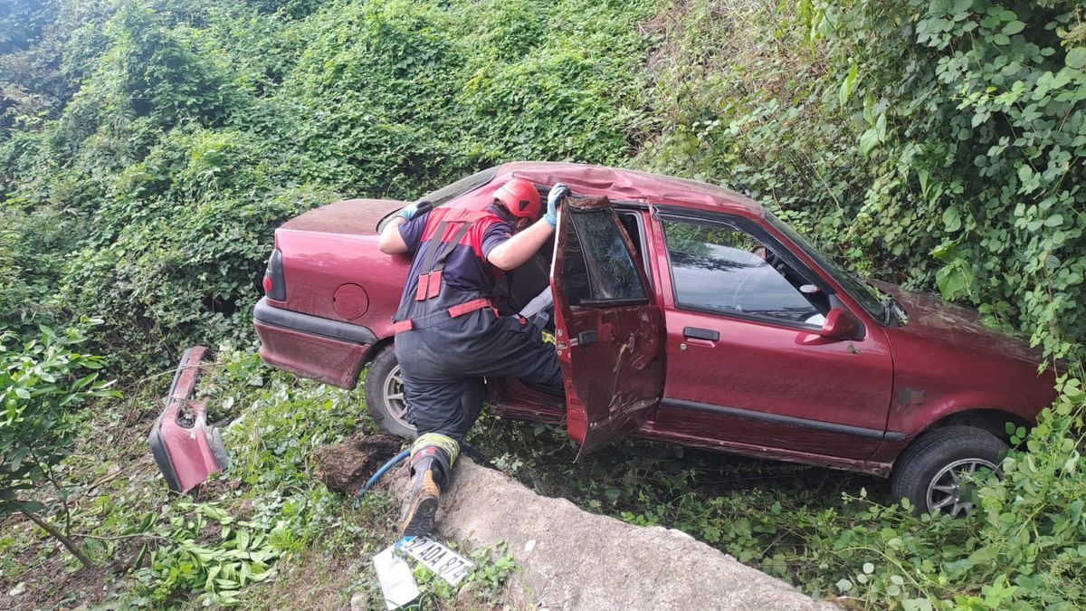 Fatsa'da Otomobil Duvara Çarptı: 2 Yaralı