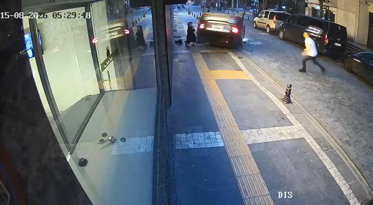 Minibüse Çarpıp Takla Attı: Hafif Yaralı
