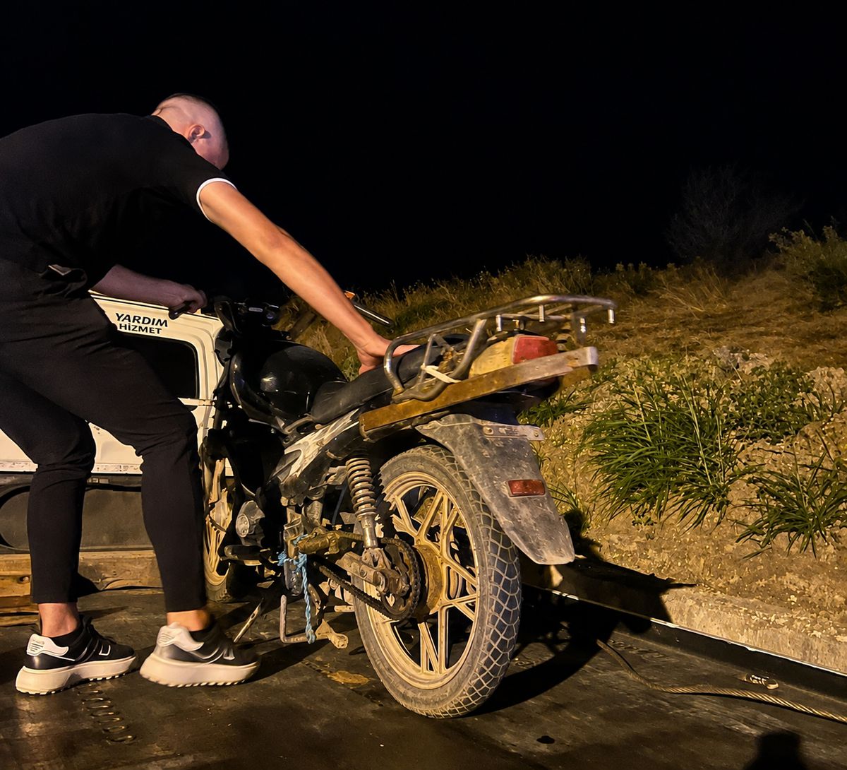 Ehliyetsiz Sürücü, Tescil Belgesiz Hurda Motosikletle Yakalandı: 88 Bin 500 Lira Ceza
