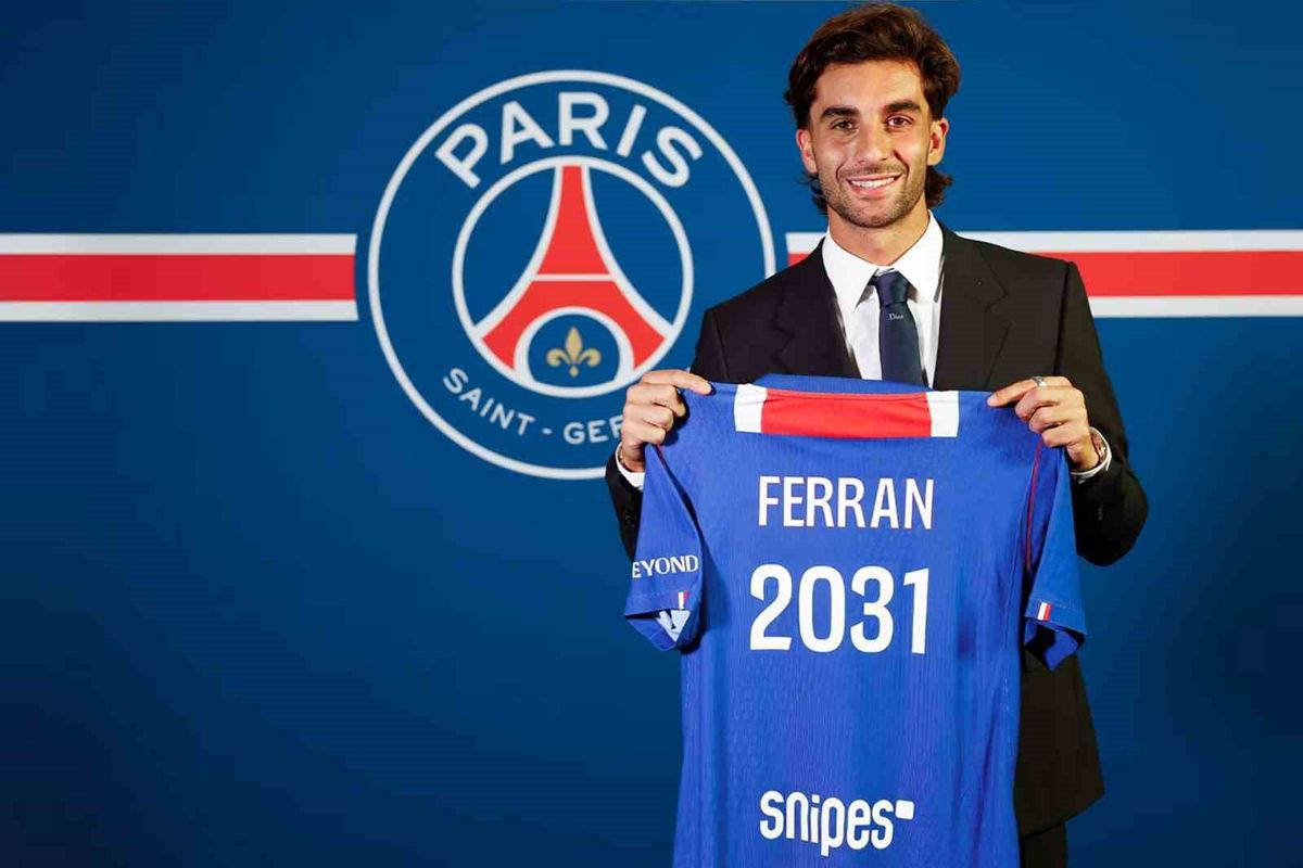 PSG, Ferran Torres'i 2031'e Kadar Kadrosuna Kattı
