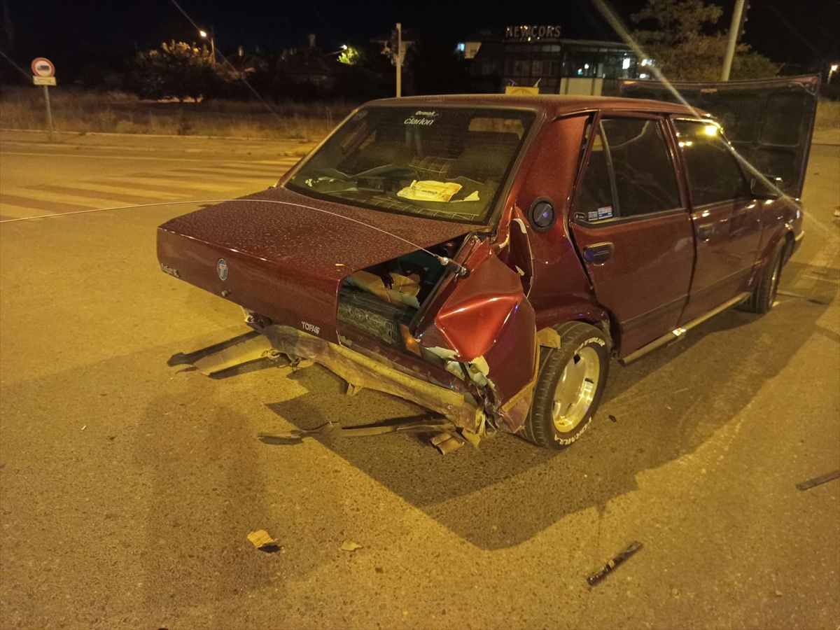 Seydişehir'de Kavşak Kazası: 2 Yaralı